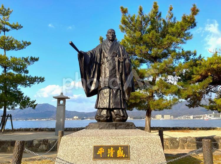 平清盛像 平清盛像,銅像,平氏の写真素材