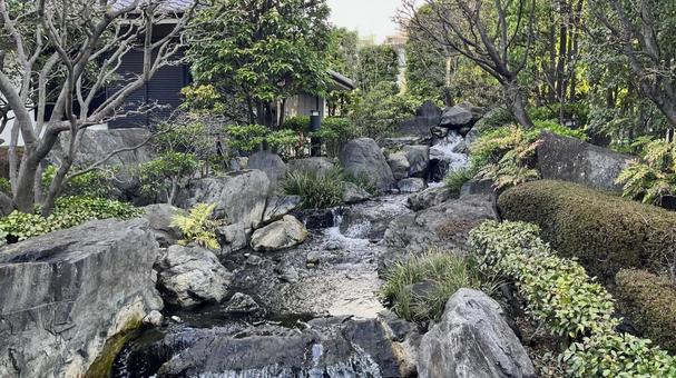 坂東33観音 13番 浅草寺 庭園の小川 坂東33観音 13番 浅草寺 庭園の小川 浅草寺,金龍山,庭園の写真素材