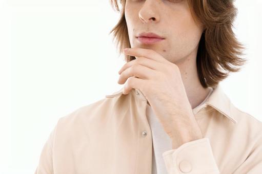 顎に触れる男性の口元 顎に触れる男性の口元 口元,ポーズ,男性の写真素材