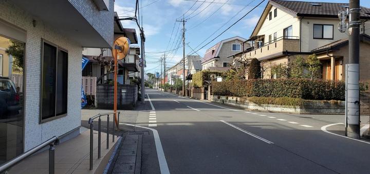 住宅街の交差点 住宅街の交差点 住宅,交差点,風景の写真素材