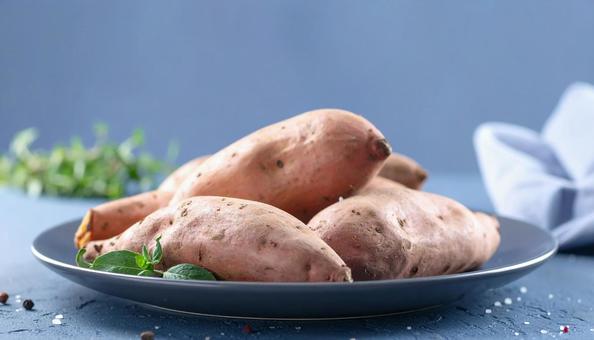 収穫したさつま芋の写真