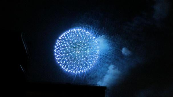 夏の夜空の花火 夏の夜空の花火の写真