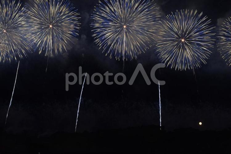 【新潟】長岡花火の風景 長岡花火,花火,カラフルの写真素材