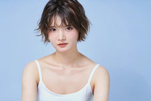 若い女性のポートレート 若い女性のポートレート ヘアメイク,ヘアサロン,サロンモデルの写真素材