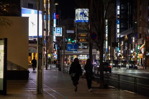 夜の六本木(東京ミッドタウン前) 夜の六本木(東京ミッドタウン前) 六本木,駅前,港区の写真素材