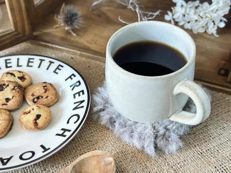 米粉のクランベリークッキーとコーヒー 米粉のクランベリークッキーとコーヒー 休憩,休日,コーヒーの写真素材