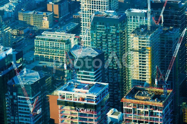建設現場と高層ビル 建設現場,トロント,カナダの写真素材