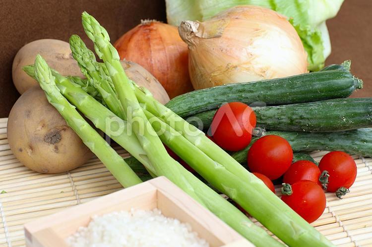 ふくしまの野菜と米 アスパラガス,トマト,きゅうりの写真素材