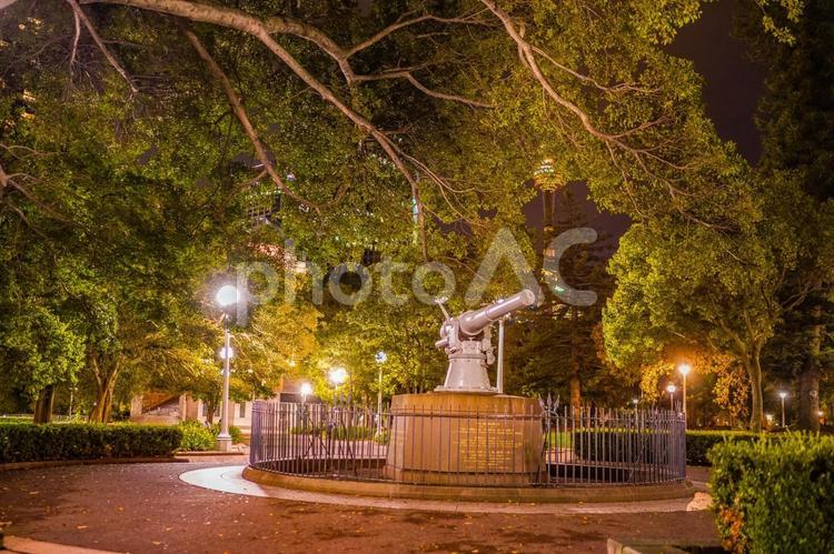 大砲モニュメントとシドニーの街並み 公園,大砲モニュメント,街並みの写真素材