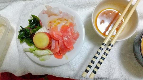 お刺身もたまには酢味噌で召し上がれ お刺身もたまには酢味噌で召し上がれ 刺身,酢,味噌の写真素材