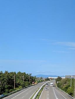 空と高速道路 高速道路,空,道路の写真素材