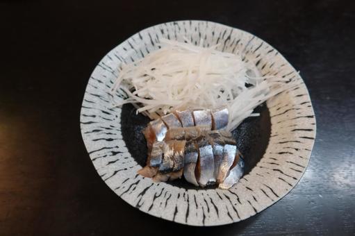 サンマの刺身 サンマの刺身の写真