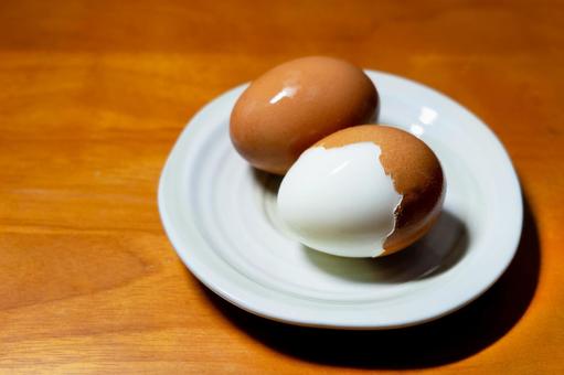 Peeling boiled eggs, JPG