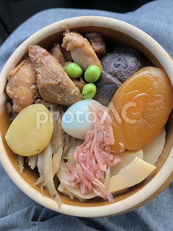 具材たくさん炊き立て釜飯 食べ物,釜飯,ランチの写真素材