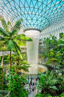 【シンガポール】ジュエル チャンギ空港 シンガポール,ビル,ショッピングの写真素材