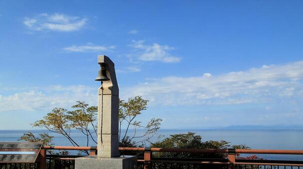晩秋の恋人岬の愛の鐘 恋人岬,ラブコールベル,愛の鐘の写真素材