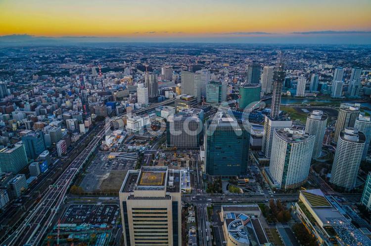 横浜ランドマークタワーから見える横浜の夕景 横浜,ビル群,みなとみらいの写真素材