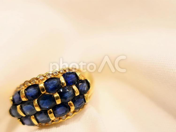 サファイアカラーの宝石とダイヤの指輪　リング　ジュエリー　イメージ10 リング,指輪,ジュエリーの写真素材