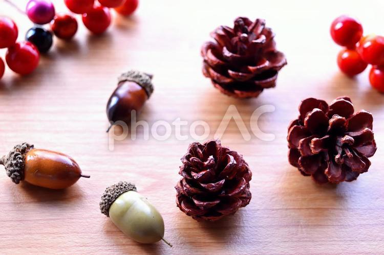 秋のイメージ／雑貨 秋,どんぐり,木の実の写真素材