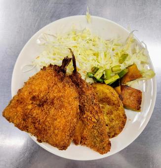 アジフライプレート（上から） アジフライ,鯵,ハッシュドポテトの写真素材