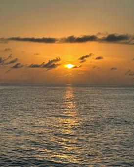 サンセット 海,ビーチ,夕焼けの写真素材