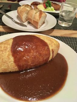 オムライスとバゲット オムライスとバゲットの写真