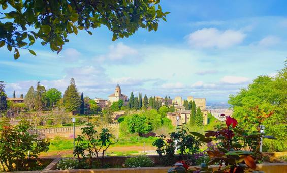 Photo, alhambra palace, imperial palace, generalife, 