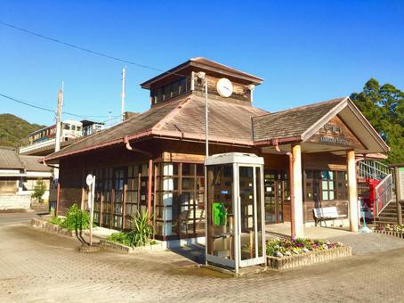 阿佐海岸鉄道の甲浦駅の駅舎 阿佐海岸鉄道,甲浦駅,駅舎の写真素材