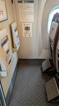 荷物置き場 荷物置き場 のぞみ,新幹線,快適な旅の写真素材