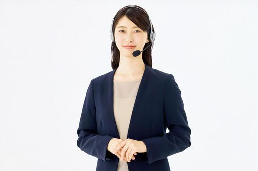 笑顔の女性オペレーター 笑顔の女性オペレーター オペレーター,女性,コールセンターの写真素材
