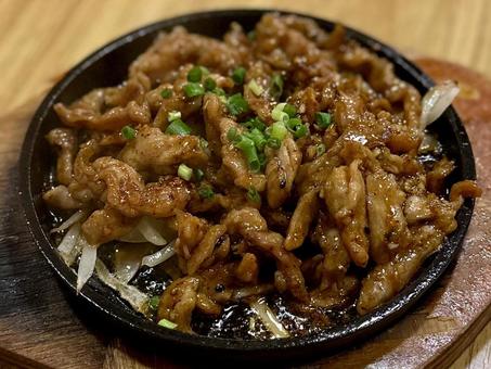 せせりピリ辛鉄板焼き せせりピリ辛鉄板焼き,せせり,鶏肉の写真素材