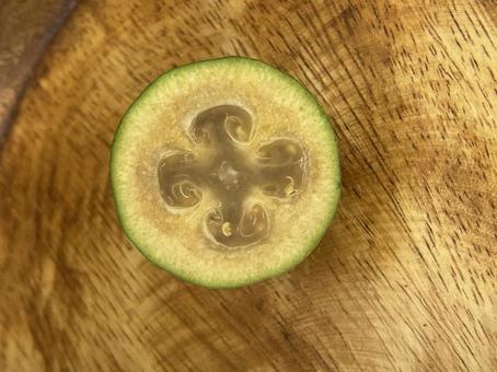 フェイジョア フェイジョア,果物,切り口の写真素材