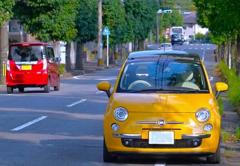秋の坂道のイタ車(寄り) 秋の坂道のイタ車(寄り)の写真