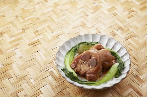 てびち(沖縄料理) てびち(沖縄料理) てびち,豚足,煮込み料理の写真素材