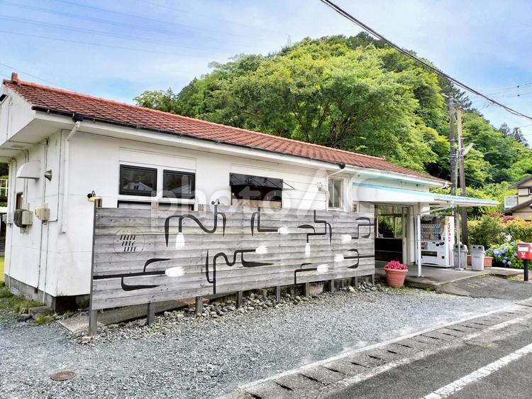 天竜浜名湖線「二俣本町駅」駅舎 二俣本町駅,天竜浜名湖鉄道,天竜浜名湖線の写真素材