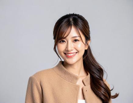 カットモデル笑顔の女性 カットモデル笑顔の女性の写真