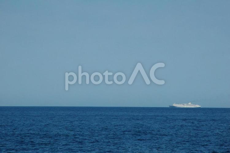 夏の北海道　海と客船 海,ウミ,うみの写真素材