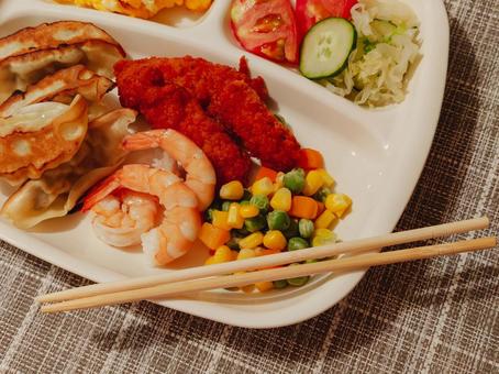 カジュアルビュッフェのイメージ1 カジュアルビュッフェのイメージ1 ビュッフェ,ランチ,食べ放題の写真素材