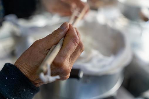 調理中の手元 手,調理,料理の写真素材