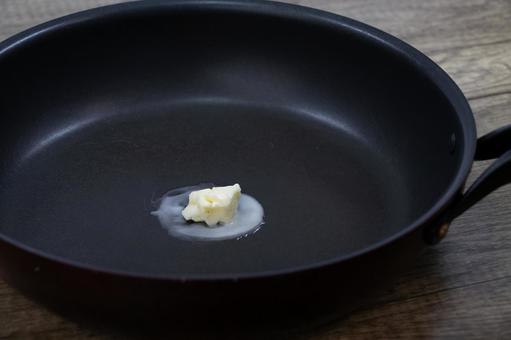 バター フライパンの写真
