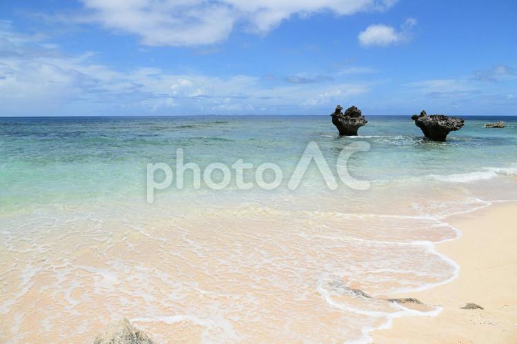 沖縄　きれいな海　ハートロック 日本,沖縄,海の写真素材