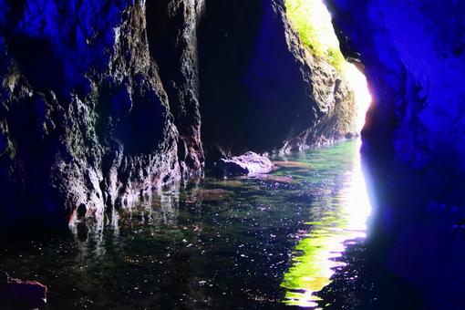 青の洞窟 石川県 青の洞窟 石川県の写真