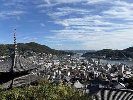 上からの街並み 街並み,街,海の写真素材