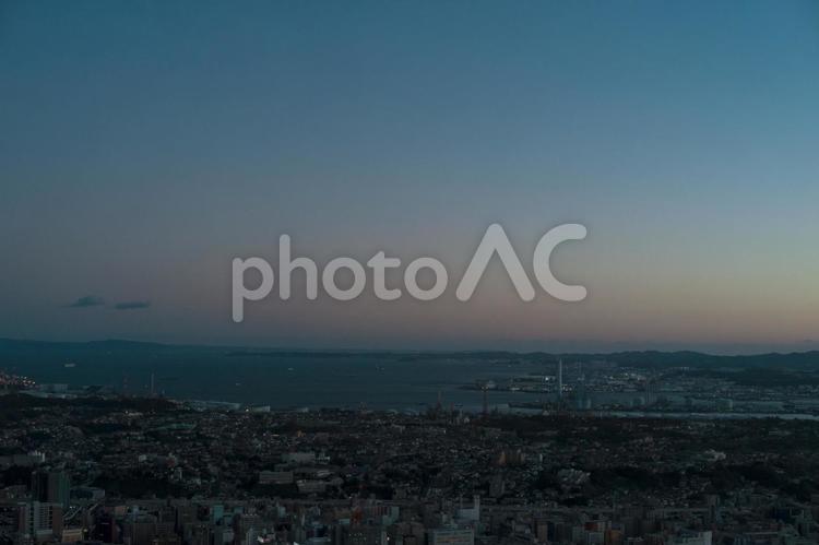 みなとみらいの夕焼け 夕日,夕陽,夕空の写真素材