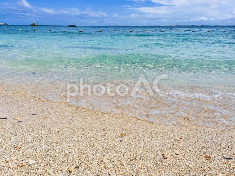 夏のイメージ：青い海と砂浜 海,夏,砂浜の写真素材