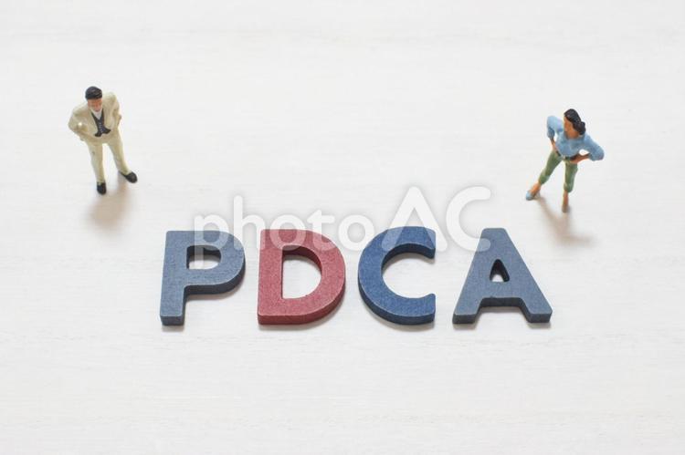 PDCAの文字とビジネスマン② pdca,ビジネス,用語の写真素材