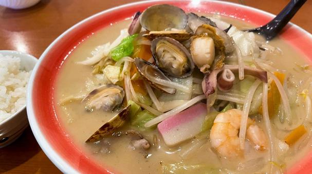 野菜たっぷりの海鮮ちゃんぽん 野菜たっぷりの海鮮ちゃんぽん 海鮮ちゃんぽん,ちゃんぽん,海鮮の写真素材