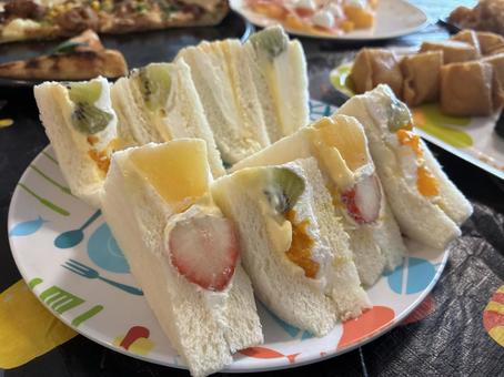 フルーツサンド＠1005 フルーツサンド,サンドイッチ,パーディーの写真素材