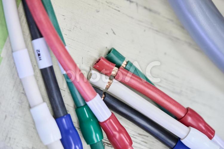 工作機械の電源に使われるケーブル 電線,電線加工,ケーブルハーネスの写真素材
