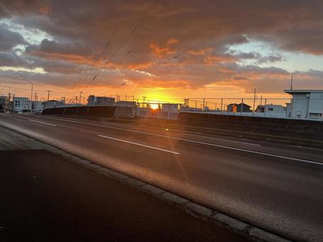 静かな朝の街並み 朝,早朝,朝陽の写真素材